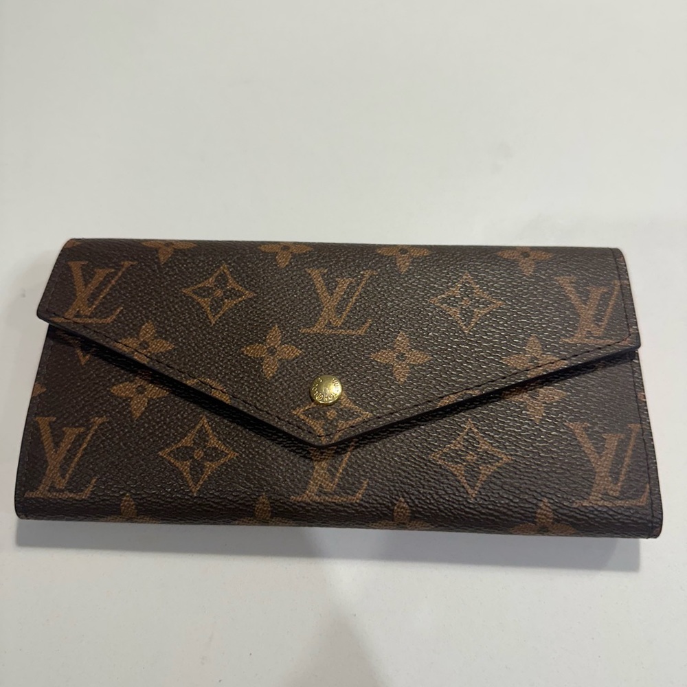 Authentic Louis Vuitton Brown Monogram Wallet